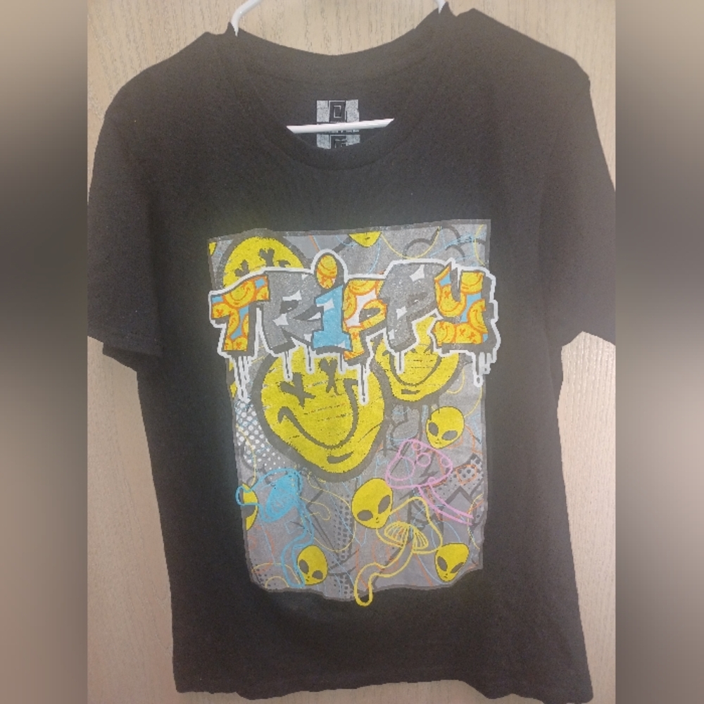 TRIPPY VIBES Aliens GRAPHIC PRINT SHORT SLEEVE TEE Black L